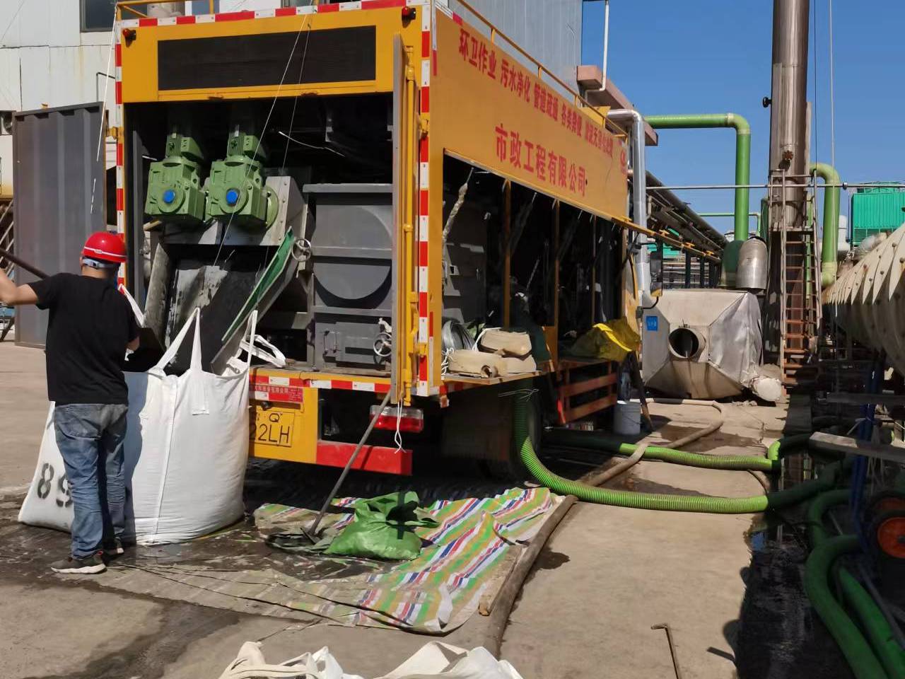 建水淤泥压干处理